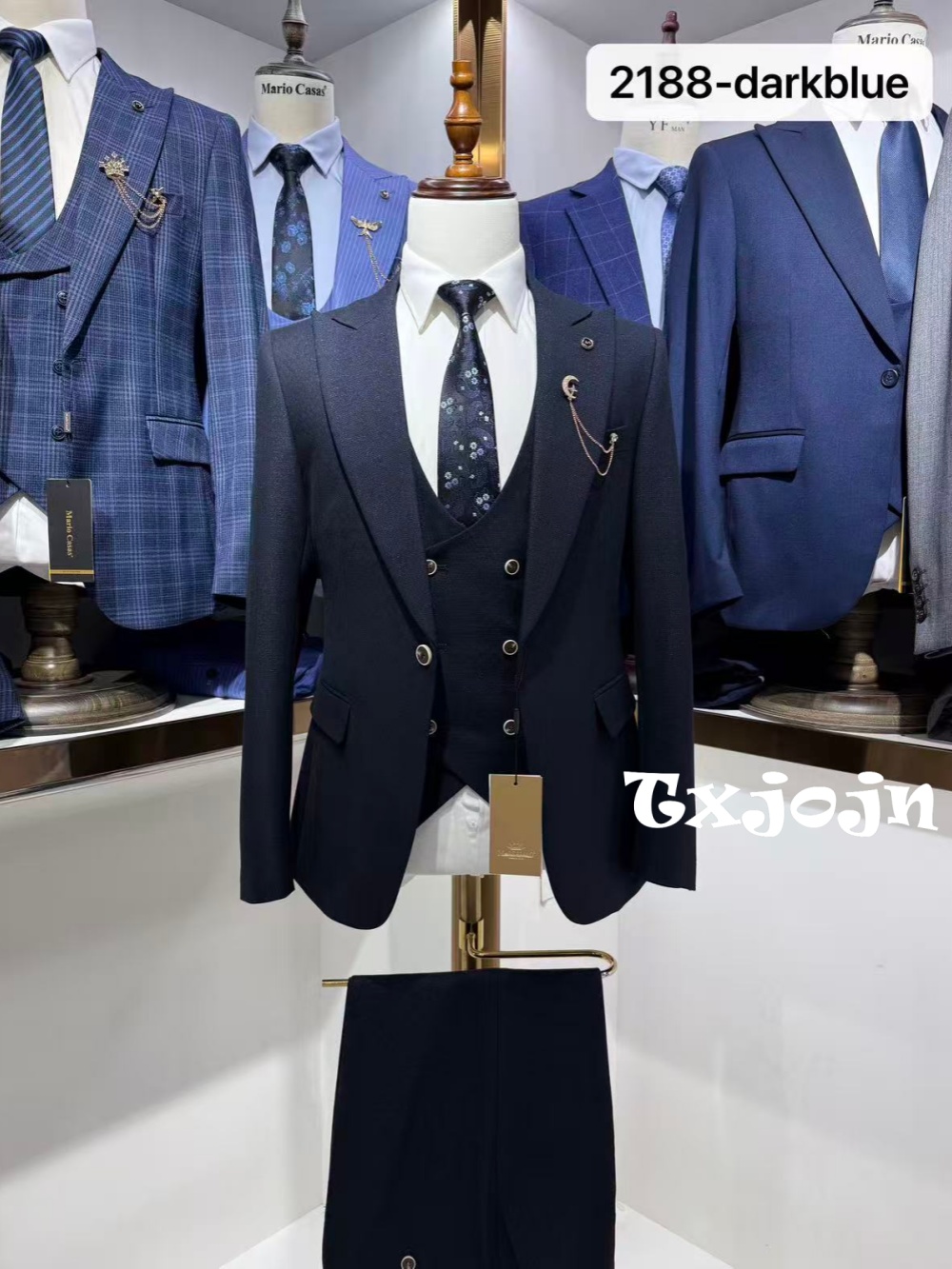 Men'S Formal Wear For Office - ชุดสูทผู้ชายสีน้ำเงินเข้ม 3 ชิ้น ชุดทำงานสำนักงาน ดีไซน์หรูหรา ปกแหลม